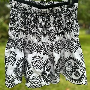Zara Women's | White & Black Broderie Smocked Embroidered Flared Mini Skirt |‎ S